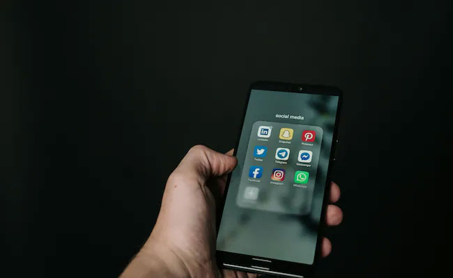 India’s internet user base crosses 950 million in 2025: IAMAI report